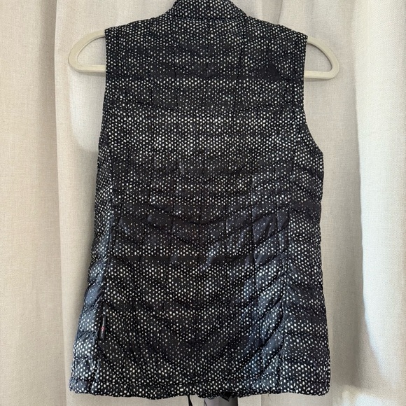 The North Face Women’s ThermoBall Vest | XS | Black/White Dot Print - Picture 5 of 6